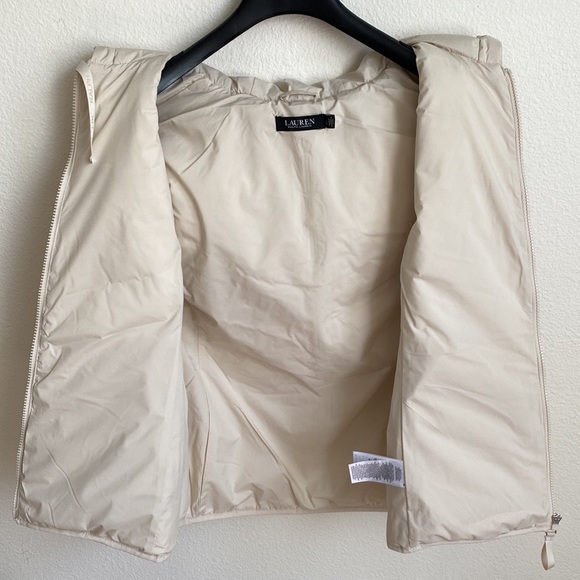 NWT🍁Lauren Ralph Lauren Women’s Stretch Hooded Puffer Cream Vest- Size Large - Picture 3 of 10